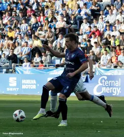 Lance del partido entre el Recre y la Segoviana.