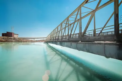 Espesador de agua en la mina de Riotinto
