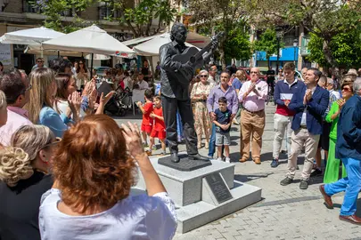 Escultura en la Plaza Lino