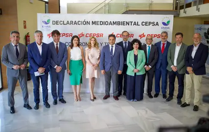 Foto de familia de la presentación en Cepsa