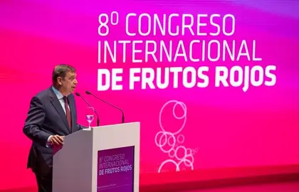 El ministro Planas, en su intervención en el Congreso de Frutos Rojos