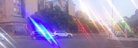 Veh&iacute;culos policiales peinando el barrio de La Merced