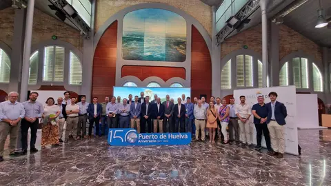 Foto grupal de la comunidad portuaria