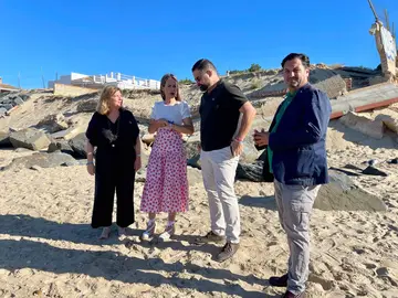 Verano visita El Portil junto al alcalde de Cartaya
