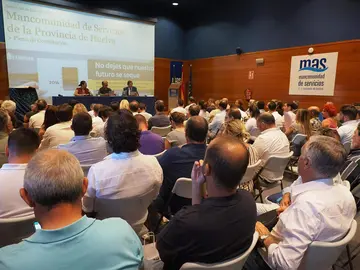 Pleno MAS celebrado en la sede de Giahsa en Aljaraque