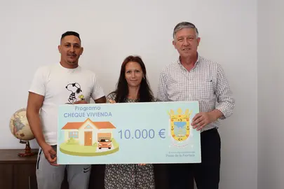 Entrega del cheque vivienda