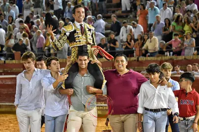 Puerta grande para el de Trigueros