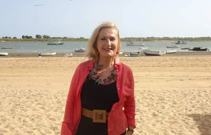 Nieves Herrero, en El Rompido, ahora su casa gran parte del a&ntilde;o