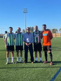 Cumbre&ntilde;o con algunos jugadores del Florida