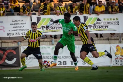 Tablas entre aurinegros y béticos.