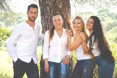 Cn su hijo Joaquín y sus hijas María y Ana