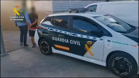 Uno de los detenidos por la Guardia Civil