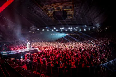 Palacio de Sant Jordi, abarrotado en el concierto de Manuel Carrasco