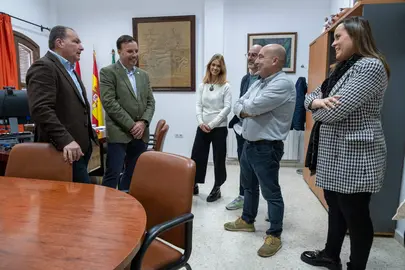 David Toscano, en su visita al Ayuntamiento de Cumbres Mayores