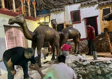 Ultimando la escena de los Reyes Magos