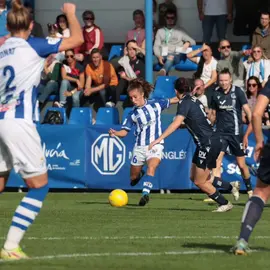 Un ataque sportinguista ante la Real.