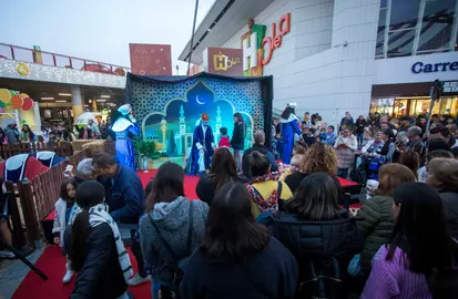 Llegada del emisarios real a Holea