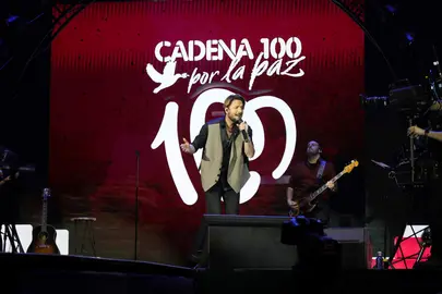 Concierto Cadena100 Por la Paz Manuel Carrasco