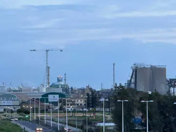 Gr&uacute;a instalada para la nueva planta en Francisco Montenegro