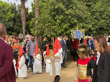 Alumnado en procesión