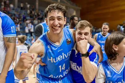 Ristori y Cárdenas celebran la victoria sobre el CB Salou.