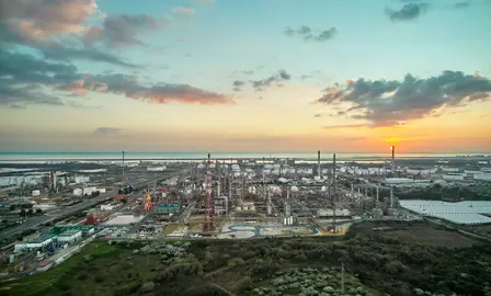 Refinería de Cepsa en Huelva