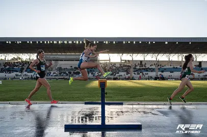 La lluvia deslució el Meeting.