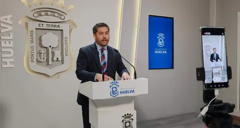 Francisco Baluffo en rueda de prensa