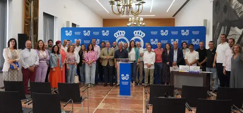 Foto de familia pueblos participantes