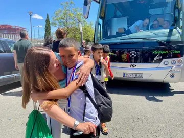 Momento de la llegada de los niños y niñas saharauis al Iberoamericano