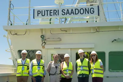 Mandos y tripulación en el Puerto