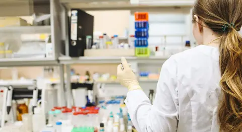 Laboratorio en la UHU