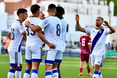 El Recre celebra uno de sus goles en Aracena.