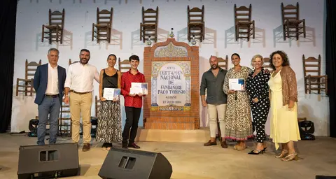 Foto de familia de los premiados (Foto- Jesús García Serrano-1