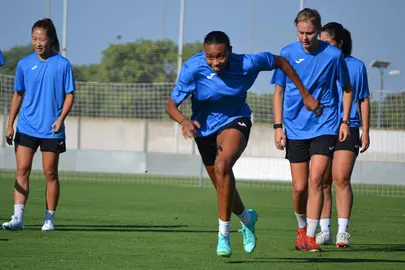 El primer entrenamiento del Sporting de Huelva.