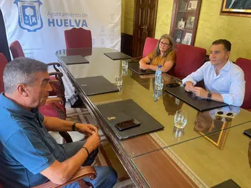 Reunión con los representantes de los vecinos  de Las Colonias sobre el proyecto de reforma en la Fábrica de Harina