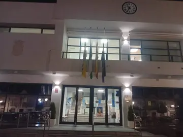 Banderas a media asta en señal de duelo en el Consistorio