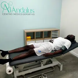 Pape Sow durante la ronda de reconocimientos médicos del Ciudad de Huelva.