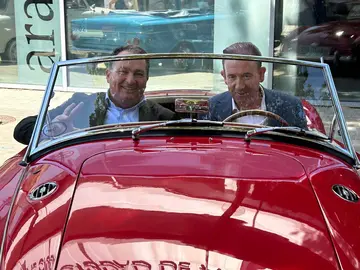 Toscano y Manuel Guerra, en la Feria del Vehículo Antiguo de Aracena