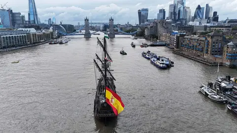 Galeón entrando en Londres