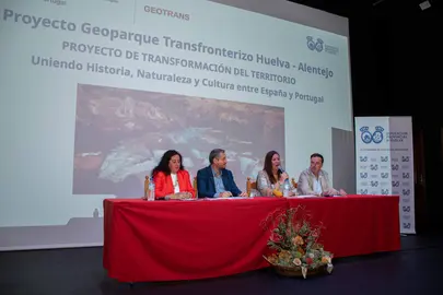 Reunión en Rosal de la Frontera