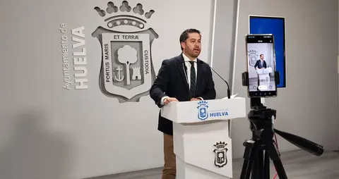 El portavoz municipal del PSOE, FRan Balufo