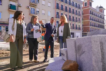 Visita de la alcaldesa a las obras de la Calle Granada