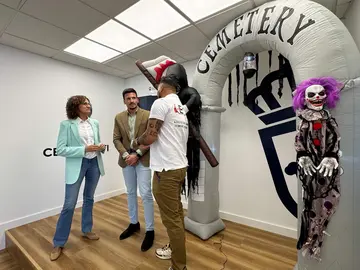 El alcalde, Adrián Cano, en la presentación de la Noche de Halloween