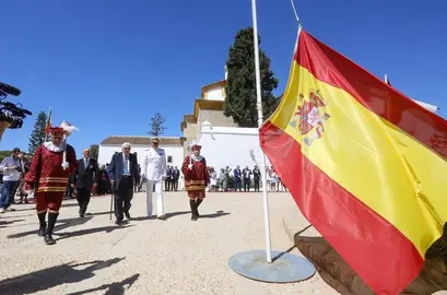 José María Segovia en los actos de izado de bandera del 3 de agosto