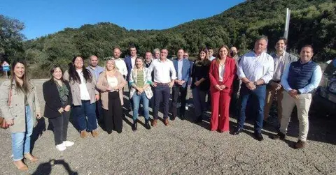 Representantes socialistas, esta mañana en la Sierra, en Santa Ana