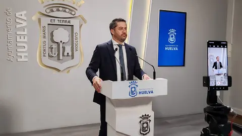 Francisco Baluffo en rueda de prensa