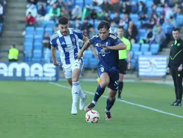 Lance del Recre-Marbella, partido que le ha costado el puesto a Abel Gómez.