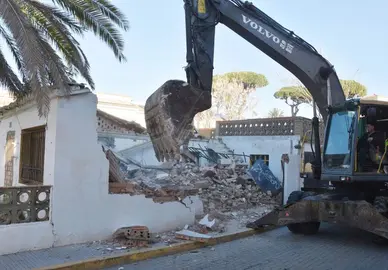 La demolición ya está en marcha.