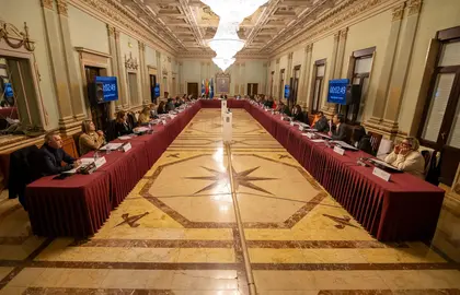 Los políticos durante el Pleno Municipal de hoy.